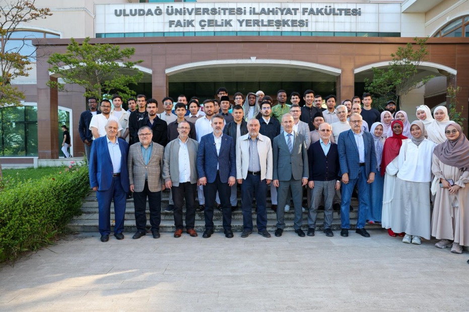 BAŞKAN VEKİLİ ŞAHİN BİBA, BAYRAM SABAHI ÖĞRENCİLERLE BULUŞTU