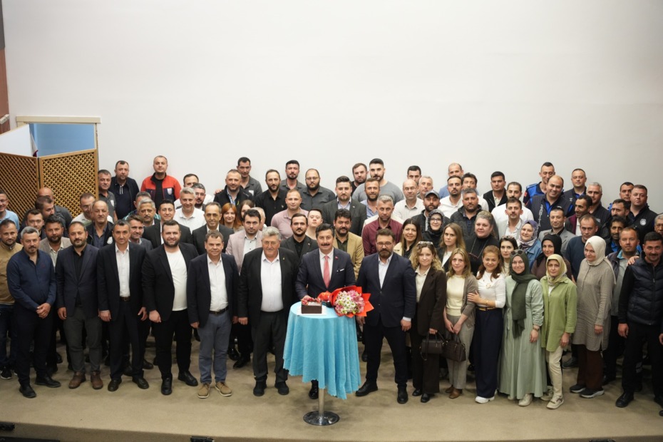 BAŞKAN ERCAN ÖZEL’E BAYRAMLAŞMA PROGRAMINDA DOĞUM GÜNÜ SÜRPRİZİ