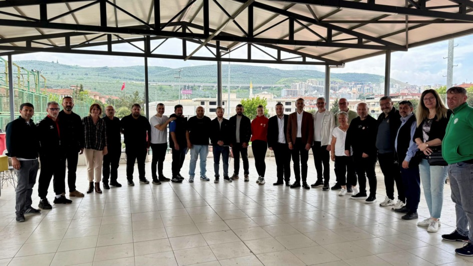 GEMLİK’İN SPOR KULÜPLERİ KENT KONSEYİ KAHVALTISINDA BULUŞTU