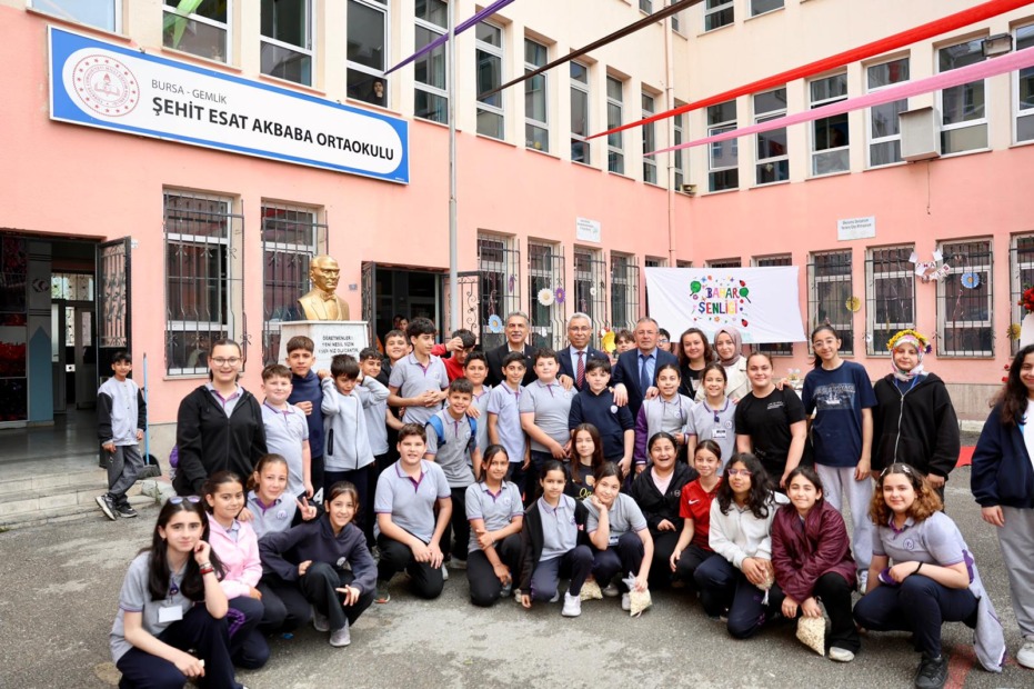 Şehit Esat Akbaba Ortaokulu’nda Kermes Coşkusu