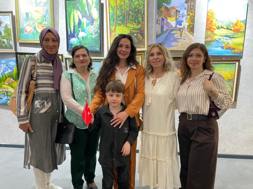 YAĞIZ EFE’MİZ YARARINA “GELECEK NESİL İÇİN SANAT” SERGİSİ