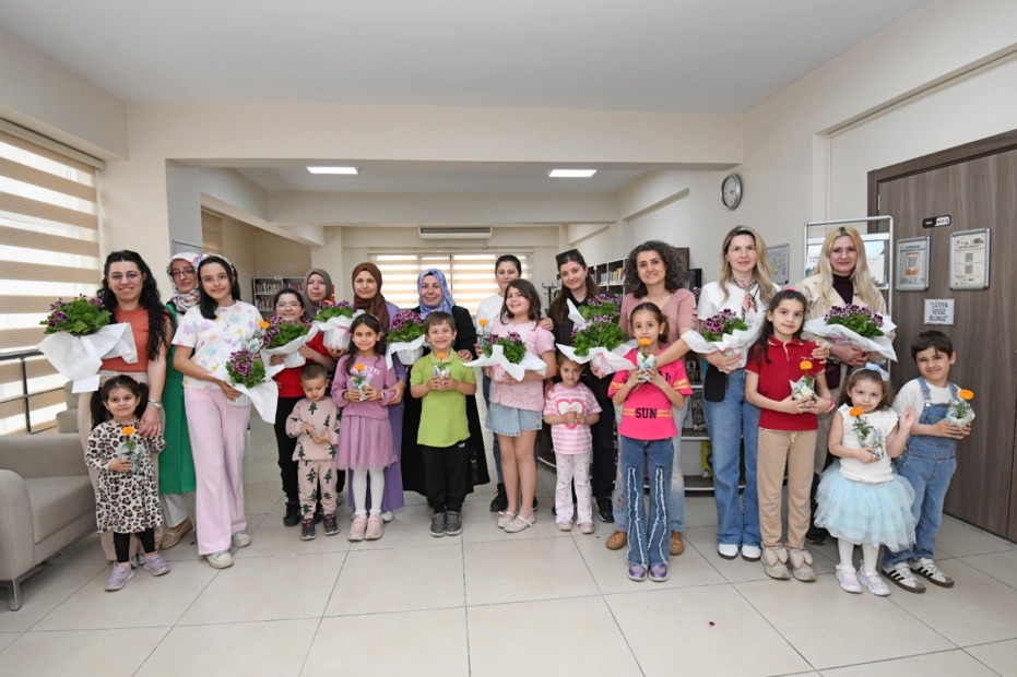 “Hayatımın İlk Kütüphanesi Annem” Anne ve Çocukların Gönüllerine Dokundu