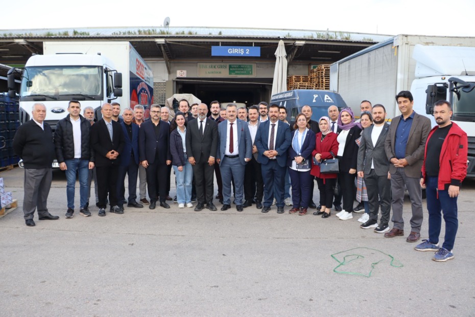 Anahtar Parti yeni haftaya Bursa Sebze ve Meyve Hali’nde çorba ikramıyla başladı