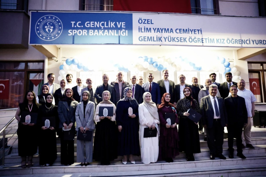 Gemlik Kız Öğrenci Yurdunda Mezuniyet Coşkusu