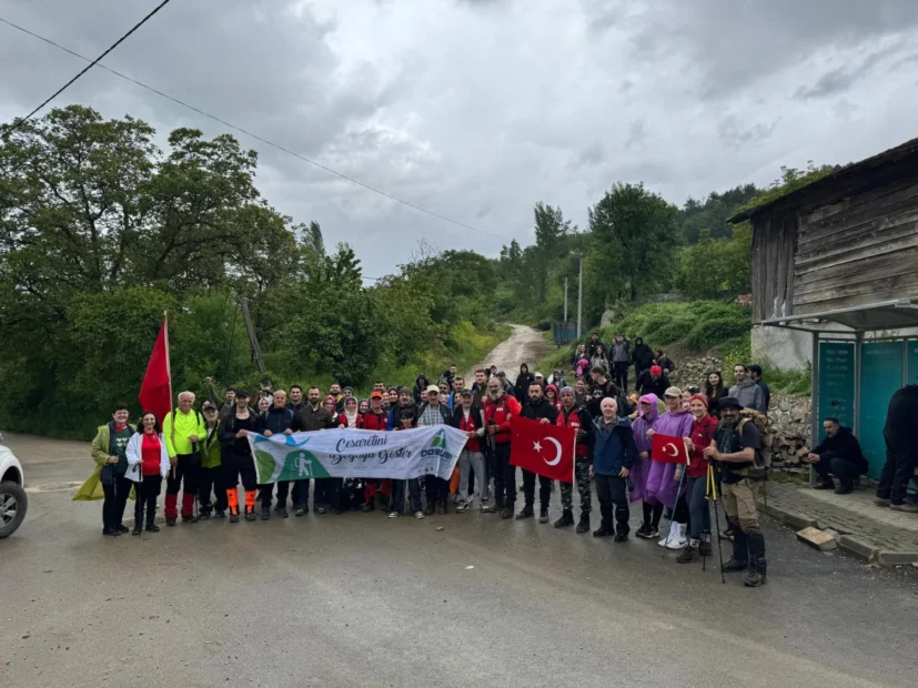İnegöl’de Doğa Severler 19 Mayıs Ve Gençlik Haftası İçin Yürüdü