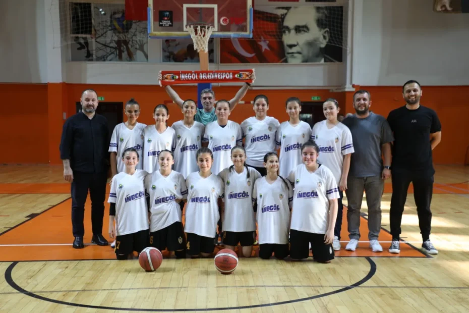 İnegöl Belediyespor U12 Kız Basketbol Takımı Bursa Üçüncüsü Oldu