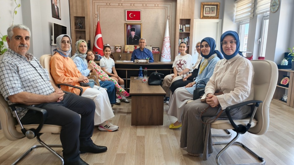 Gemlikli Azra , 16 Bin Öğrenci Arasından Türkiye 3.Sü Oldu