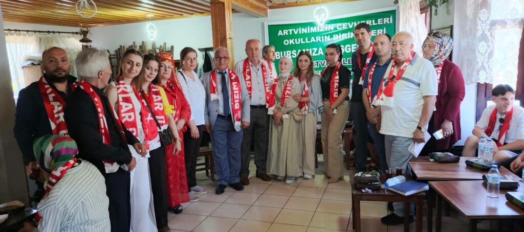 Artvinli Başarılı Öğrenciler Bursa’da Tarih, Kültür ve Medeniyet Yolculuğuna Çıktı