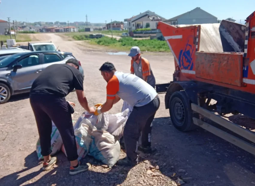 İnegöl Belediyesi’nden Çevre Haftasına Yakışan Bayram Mesaisi