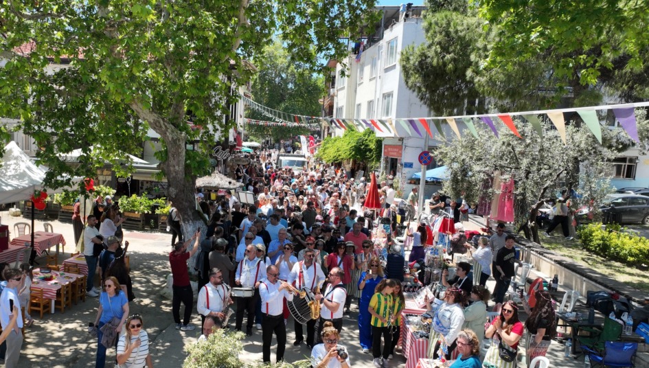 TİRİLYE’DE “ZEYTİN ÇİÇEĞİ FESTİVALİ”NE BÜYÜK İLGİ