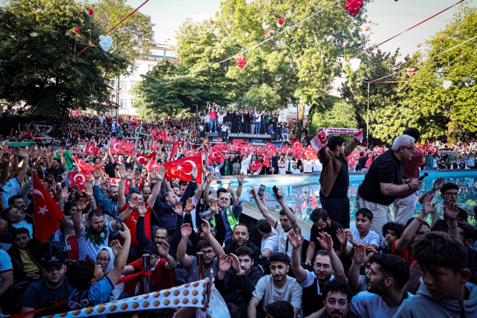 MİLLİ MAÇTA BURSA TEK YÜREK OLDU