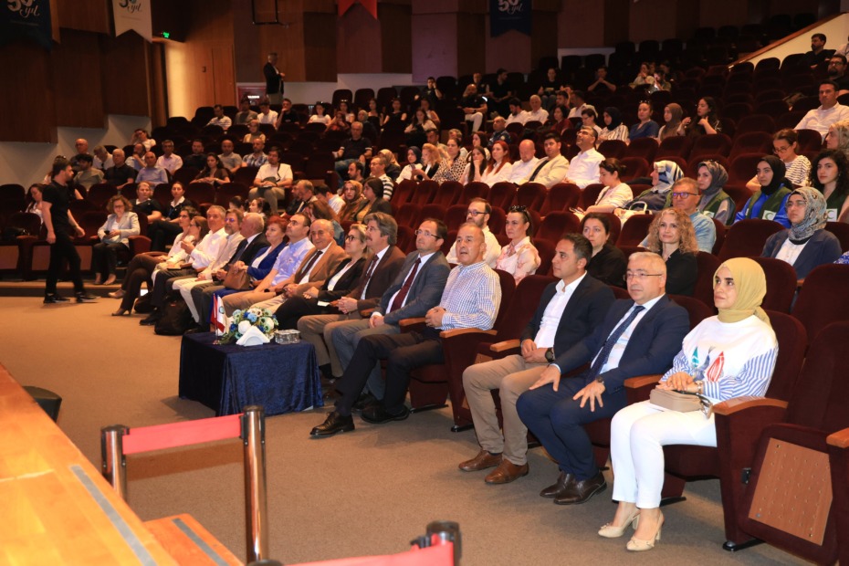 Tütün endüstrisinin evrimi ve tehlikeleri masaya yatırıldı