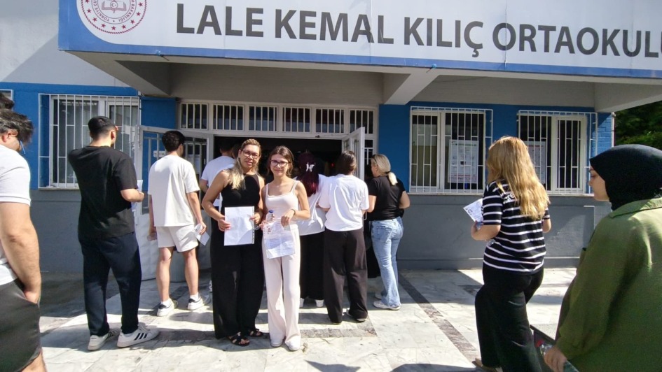 Gemlik’te Anne Kız Aynı Binada YKS Heyecanını Paylaştı