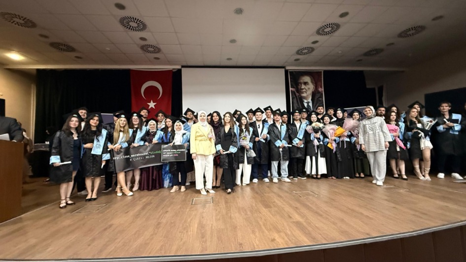 Gemlik Asım Kocabıyık MYO’da Mezuniyet Coşkusu