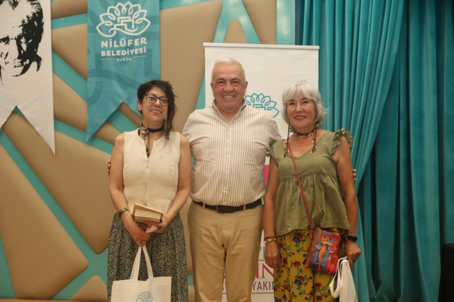 Nilüferli kadınlar yılın yazarını şiirleri ile andı