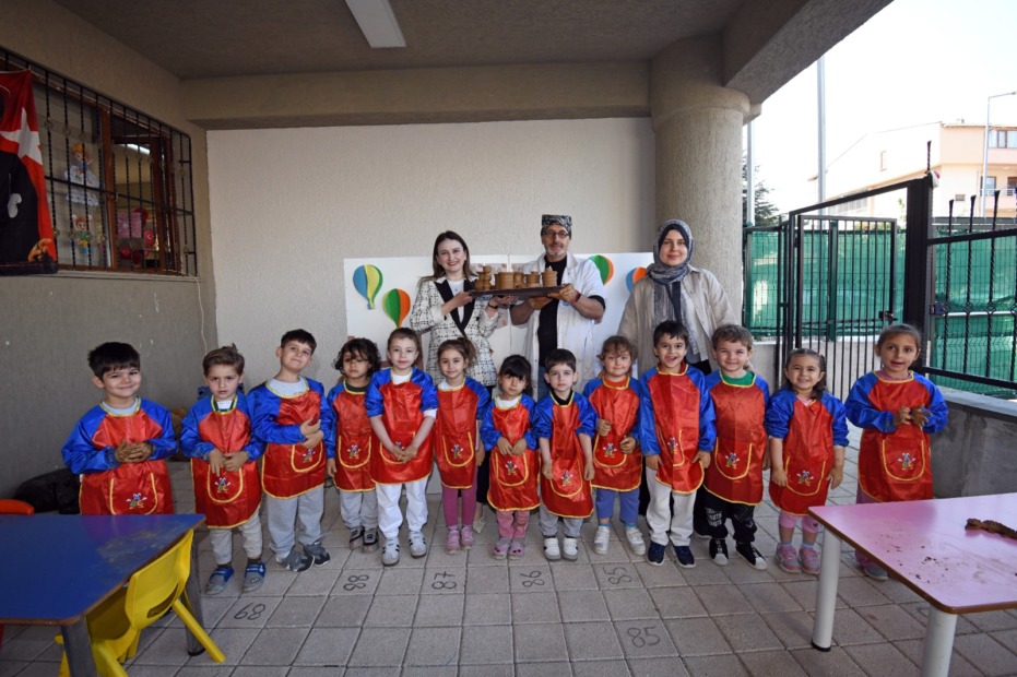Çocuklar Çömlek Atölyesinde Hem Öğrendi Hem Üretti