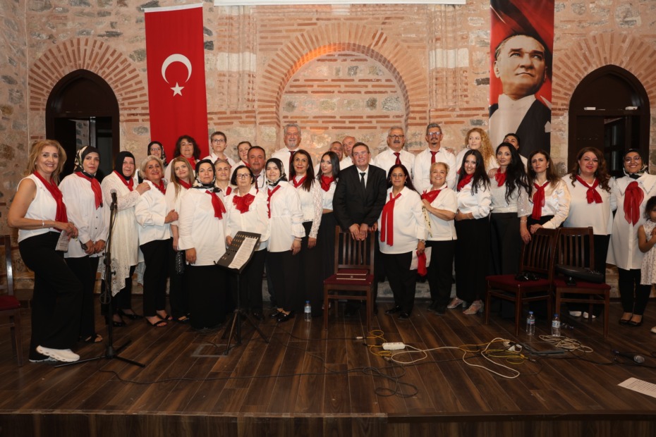 Türk Halk Müziği Topluluğu’ndan Dönem Sonu Konseri