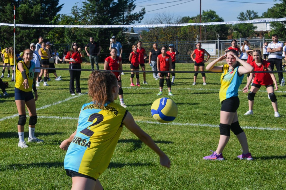 Mini Voleybol Şenliği’nde 1300 Çocuk Hünerlerini Sergiledi