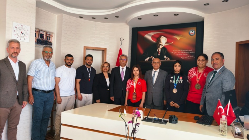 Kaymakam Canbaba Başarılı Sporcuları Ağırladı