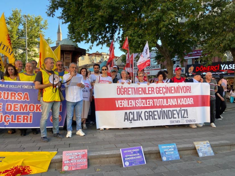 ÖĞRETMENLERİN HAKLI MÜCADELESİ POLİS ŞİDDETİYLE ENGELLENEMEZ!