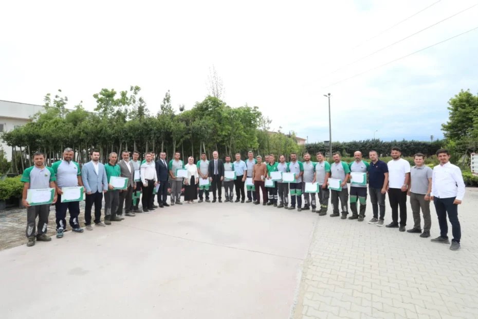 İnegöl Belediyesi’nde 19 Personele Bahçıvanlık Sertifikası Verildi