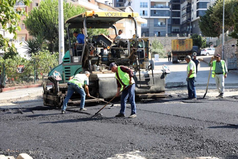 MUDANYA’DA YOLLAR YENİLENİYOR