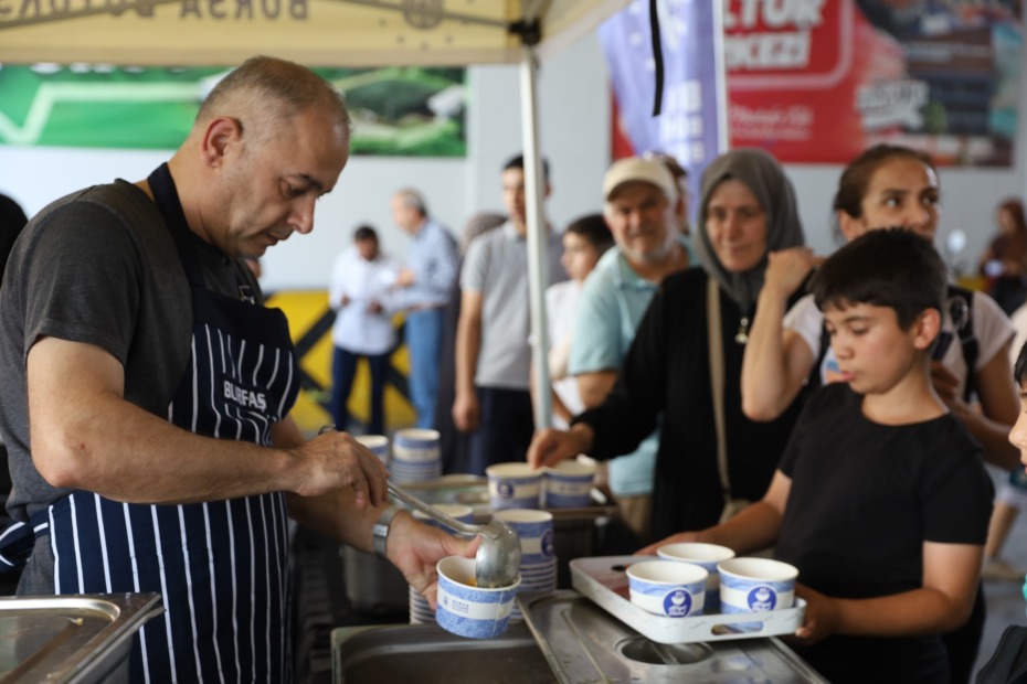 AŞURE İKRAMLARI GÜRSU’DA DEVAM ETTİ