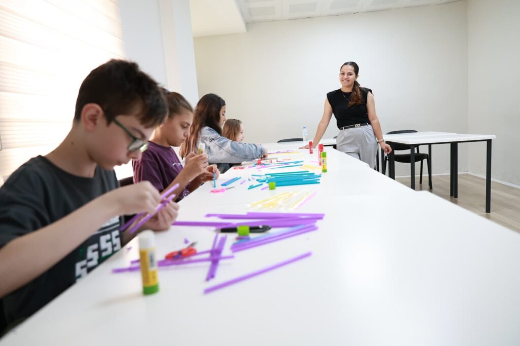 Osmangazi’de Çocuklar Atıkları Sanata Dönüştürdü