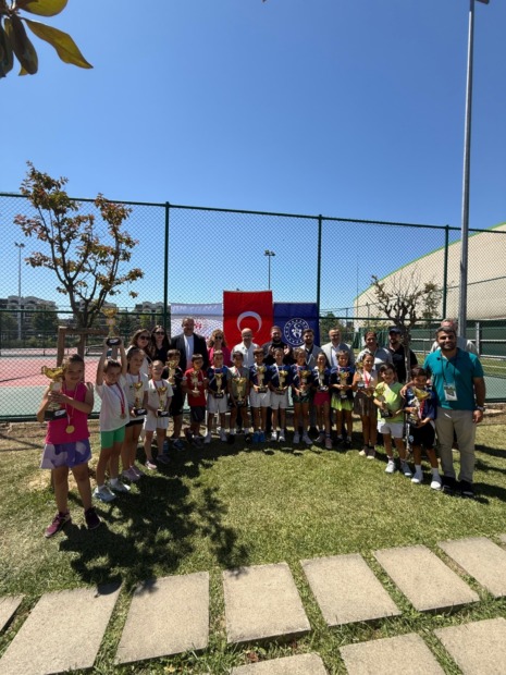 Osmangazi’nin Raketleri Madalyaları Topladı