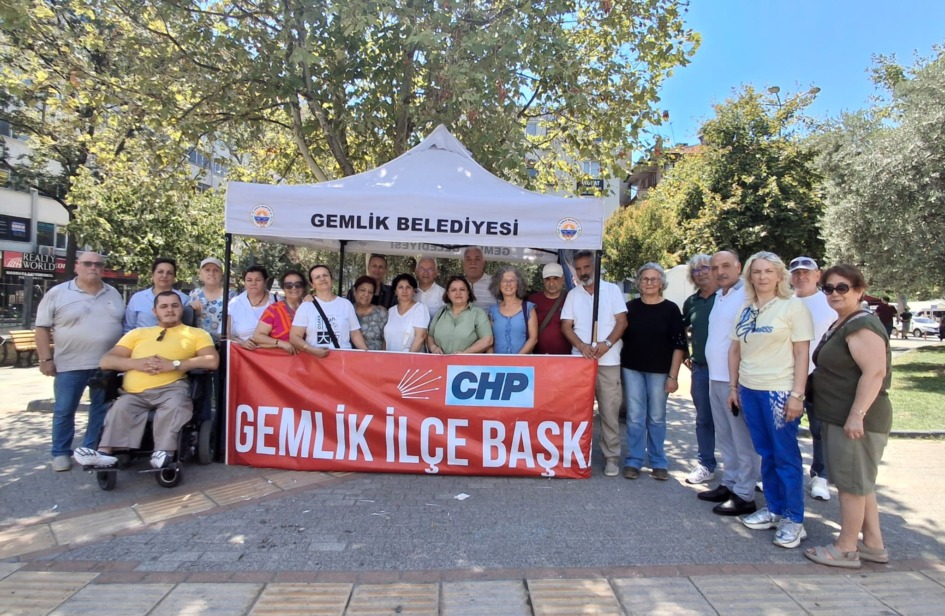 CHP Gemlik İlçe Başkanlığı’ndan Aşure İkramı