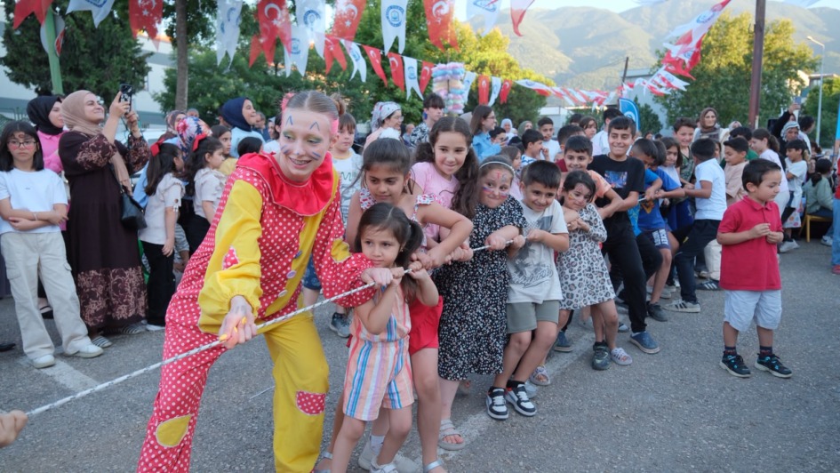 YILDIRIM’DA SOKAKLAR ŞENLENDİ