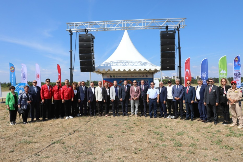 BURSA’DA 30 AĞUSTOS COŞKUSU GÖKYÜZÜNE TAŞINDI