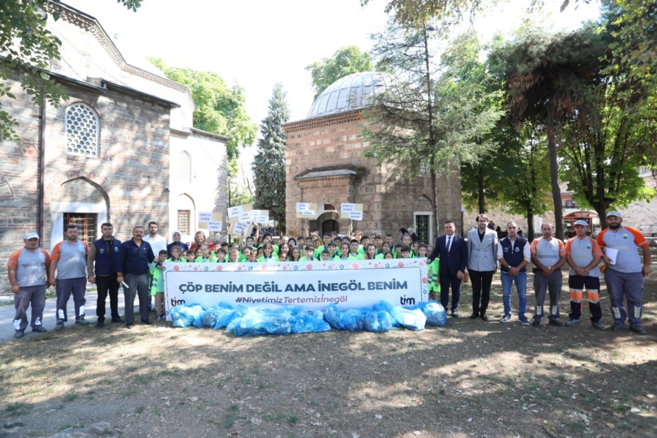 İNEGÖL’DE TEMİZLİK SEFERBERLİĞİ ÇARŞIDA DEVAM ETTİ