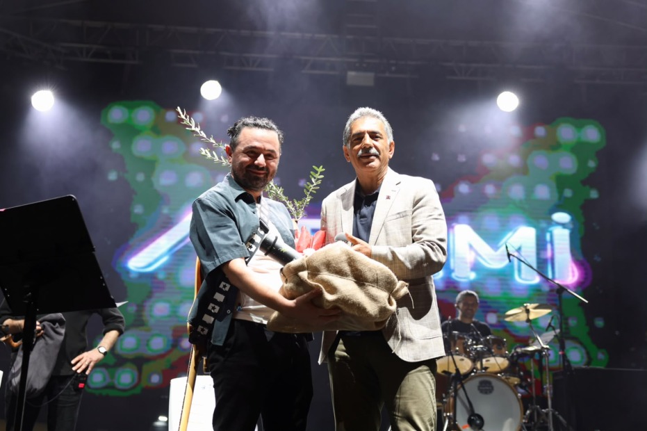 Apolas Lermi, Gemlik’te Festival Coşkusunu Zirveye Taşıdı