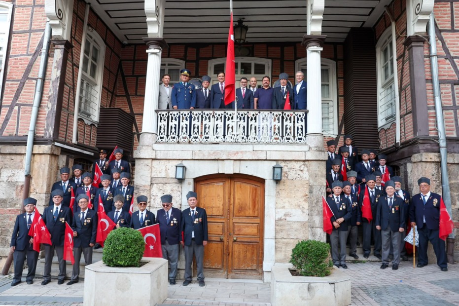 Kurtuluş coşkusu Tarihi Belediye Binası’na taşındı