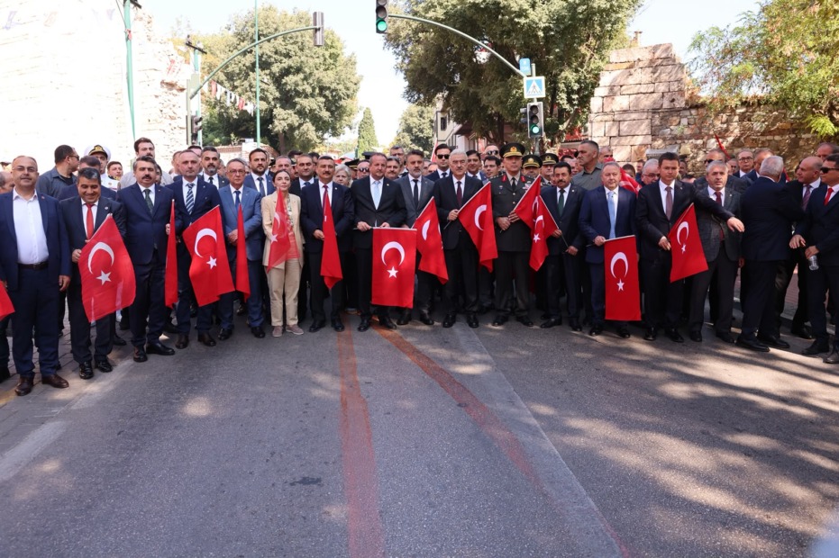 BAŞKAN VEKİLİ BİBA: “BURSA TÜRK BAYRAĞININ ALTINDA YÜRÜYOR”