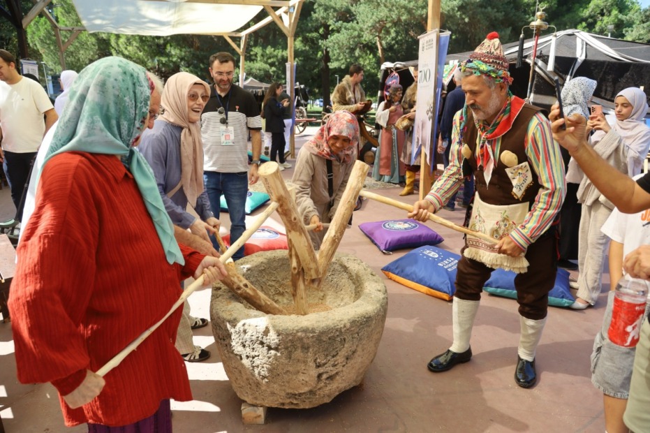BURSA’NIN ASIRLIK DEĞERLERİ FESTİVALDE YENİDEN CANLANDI