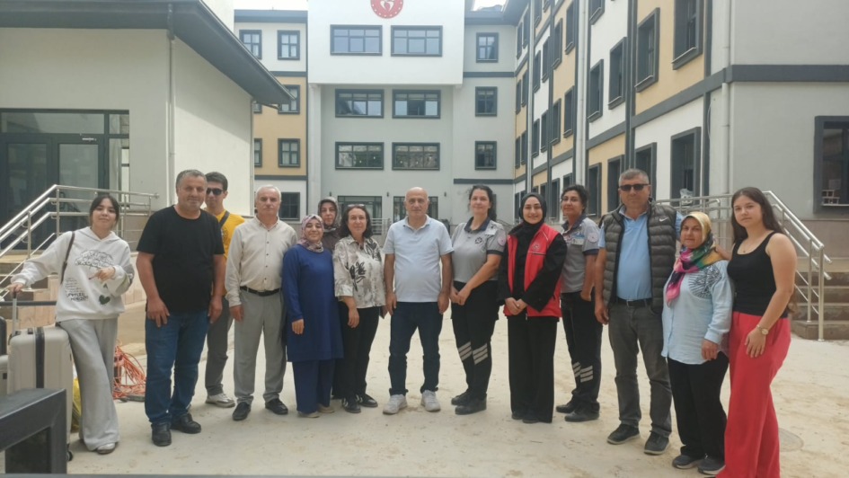 Kaymakam Canbaba Hafta Sonu Mesaisini Sahada Geçirdi