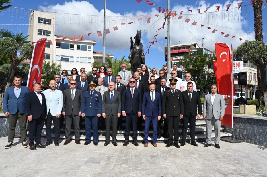 KARACABEY’DE KONSERLER DOLDU TAŞTI, KURTULUŞ TÖRENİNDE MEYDAN BOŞ KALDI