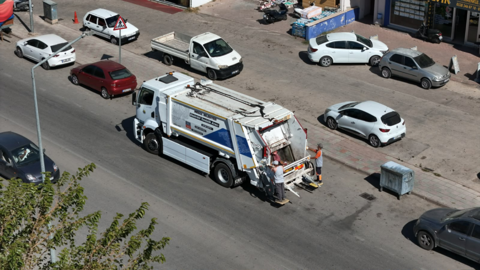 Elektrikli Çöp Kamyonu İnegöl Sokaklarında Test Edildi