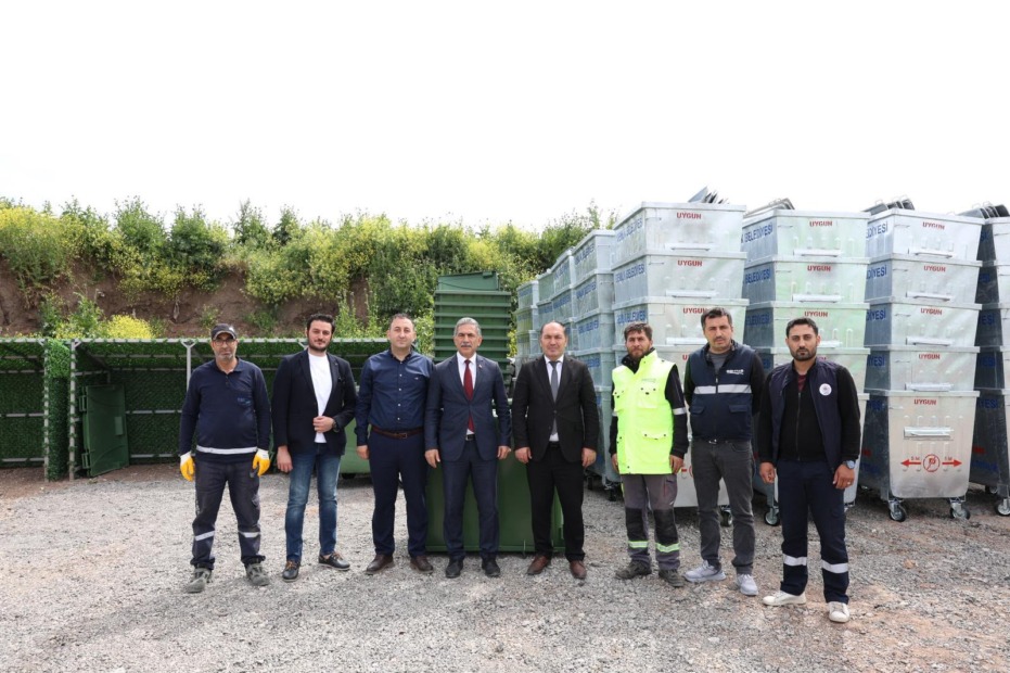 Gemlik’te Çöp Konteynerleri Yenileniyor