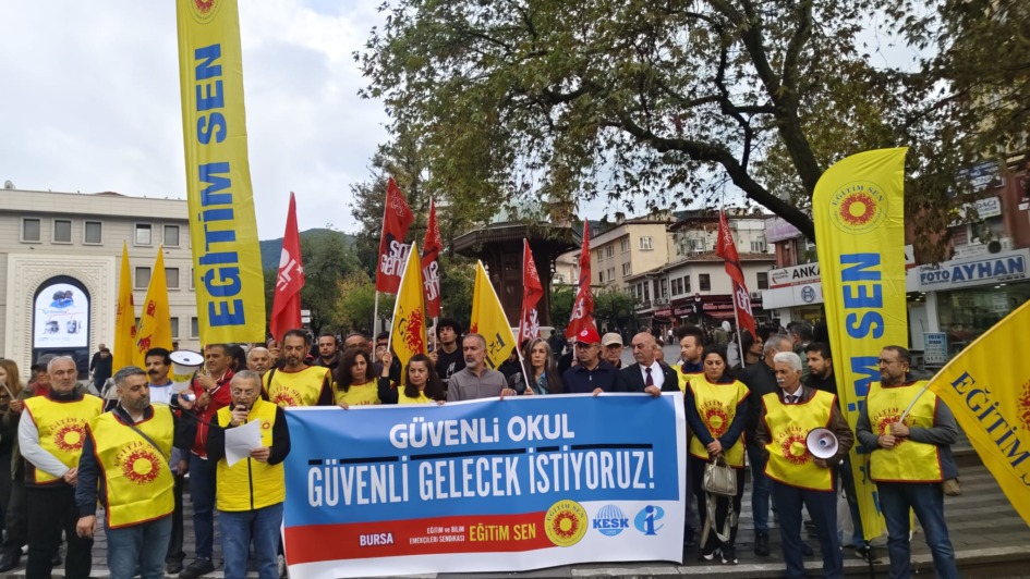 EĞİTİM SEN BURSA ŞUBESİ; “OKULLARDA ŞİDDETİ SONA ERDİRECEK SOMUT ADIMLAR ACİLEN ATILMALIDIR!”