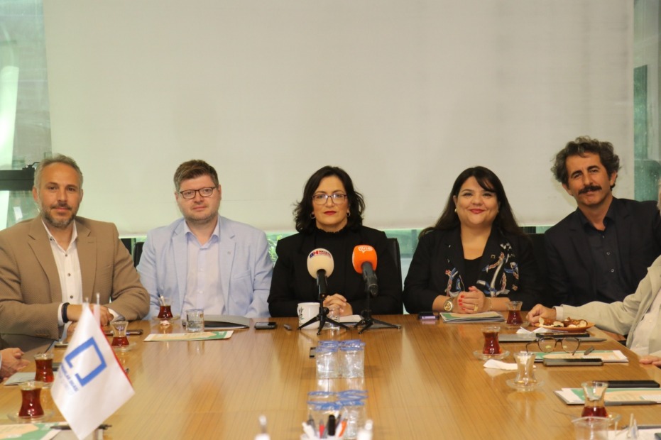 “MİMARLAR RUHSAT SÜREÇLERİNİN ‘TAKİPÇİSİ’ DEĞİLDİR”
