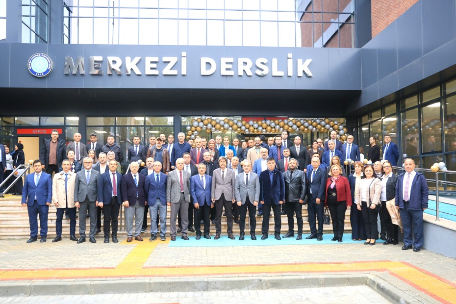 BUÜ’de Merkezi Derslik ve Rektörlük Binası ile Sanat Galerisi’nin açılış töreni yapıldı