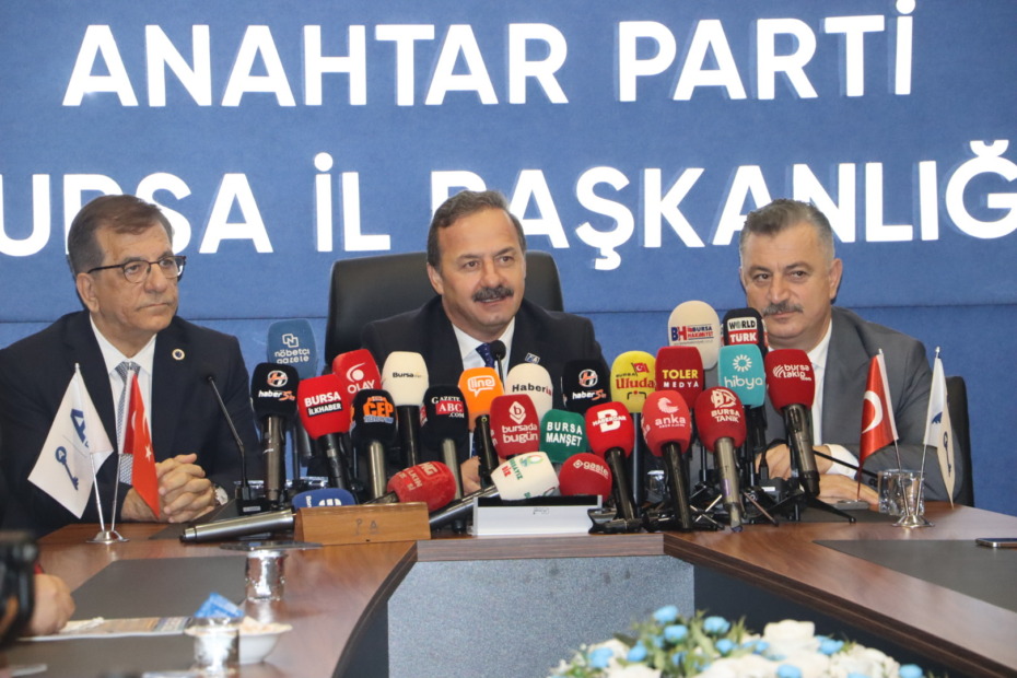 YAVUZ AĞIRALİOĞLU BURSA’DA KONUŞTU: “İKTİDARIN RAKİBİ ARTIK MİLLET”