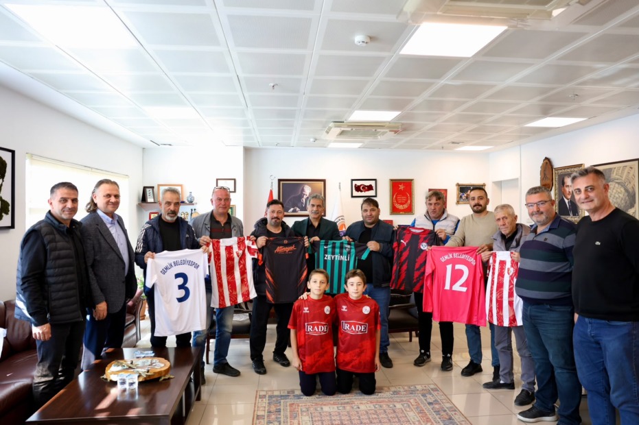 GEMLİK BELEDİYESİ’NDEN AMATÖR SPOR KULÜPLERİNE FORMA DESTEĞİ