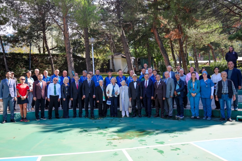 Başkan Vekili Biba, huzurevi sakinleriyle buluştu