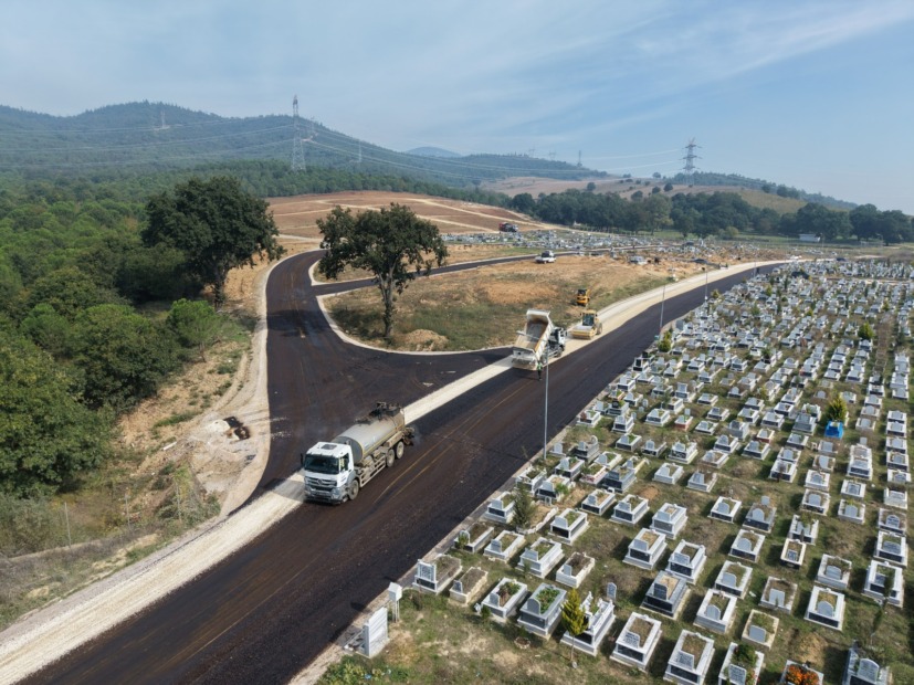 Büyükşehir, Erdoğanköy Kent Mezarlığı’nın yollarını yeniledi