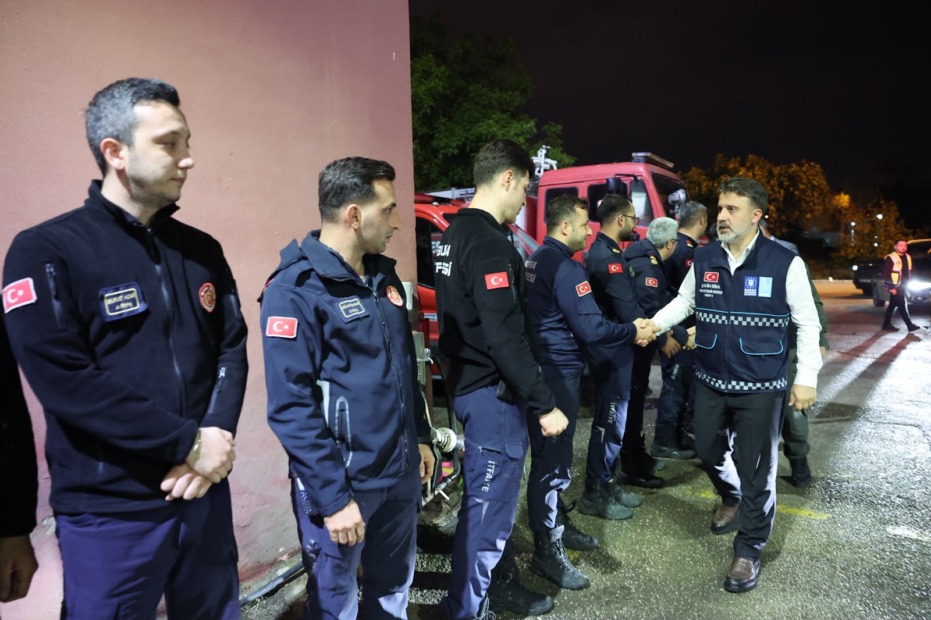 Büyükşehir’de yağmur teyakkuzu: 1126 personel, 439 araç görev başında
