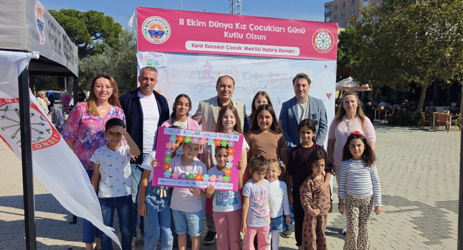 GEMLİK’TE KIZ ÇOCUKLARI HAYALLERİNİ DUVARA YAZDI